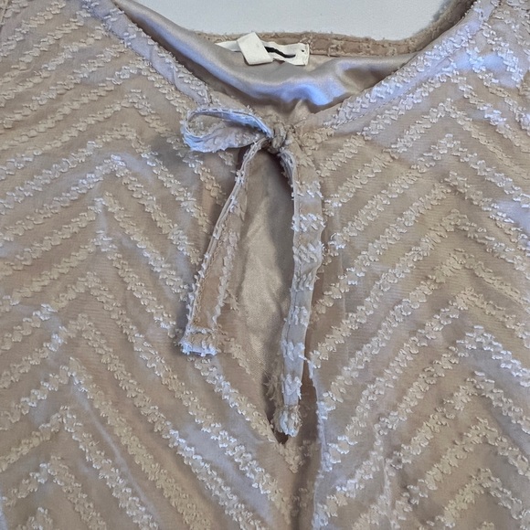 M Maurices Tan Khaki Tank Top Short Nlouse Chiffon Summer Spring Medium Womens - Picture 4 of 9